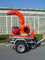 Aspirateur de feuilles sur Remorque routière François et fils GAAT5