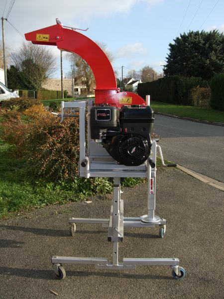 Aspirateur de feuilles sur Ridelles camion François et fils TNK15
