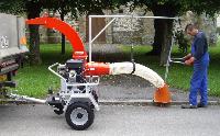 Aspirateur de feuilles sur Remorque routière François et fils GART4R21,5CV