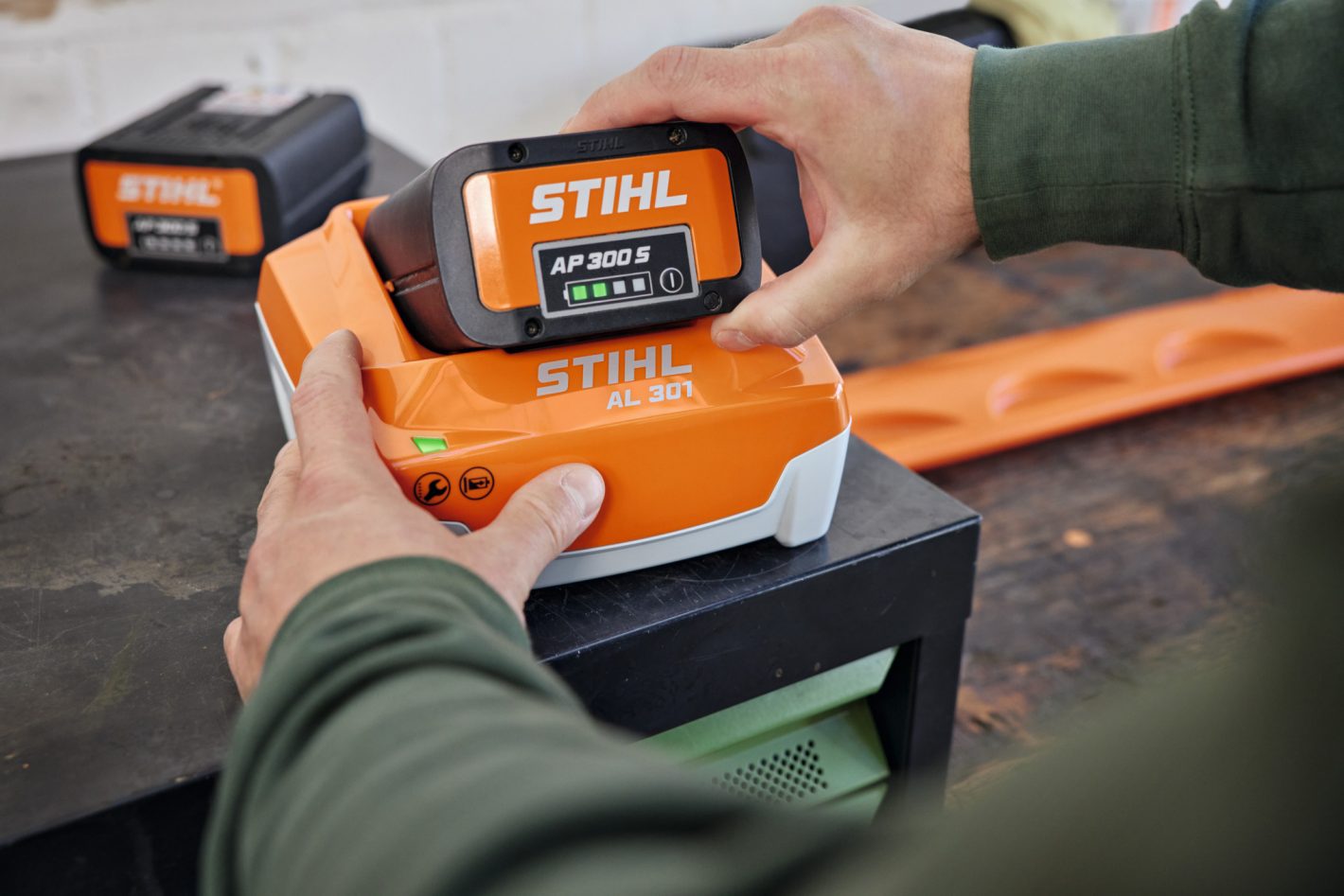 Chargeur rapide AL301 - Stihl